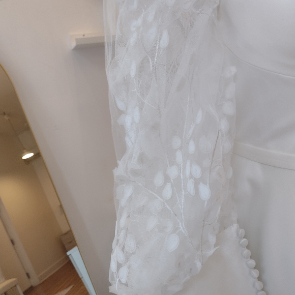 Beautiful custom satin gown - Picture 7 of 9